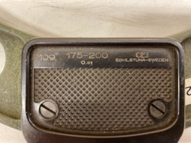 999067-11 4 micrometers