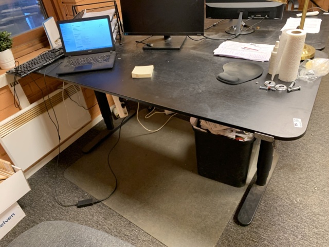 1065421-3 Office Space - Raised & Retractable Desk & Office Chair