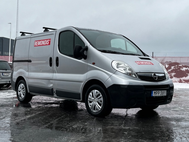 1142004-3 Opel Vivaro Van 2.9t 2.0 CDTI - 2011