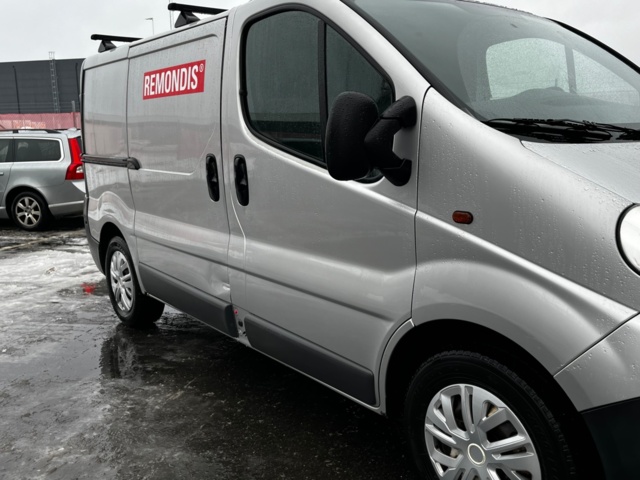 1142004-12 Opel Vivaro Van 2.9t 2.0 CDTI - 2011
