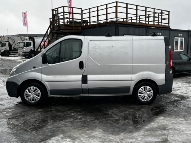 1142004-8 Opel Vivaro Van 2.9t 2.0 CDTI - 2011