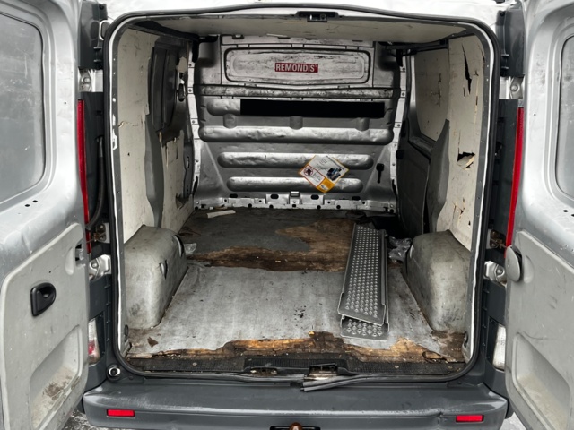 1142004-29 Opel Vivaro Van 2.9t 2.0 CDTI - 2011
