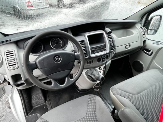 1142004-14 Opel Vivaro Van 2.9t 2.0 CDTI - 2011