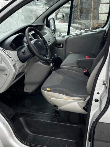 1142004-59 Opel Vivaro Van 2.9t 2.0 CDTI - 2011