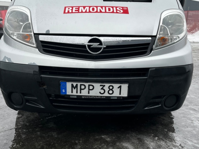1142004-39 Opel Vivaro Van 2.9t 2.0 CDTI - 2011