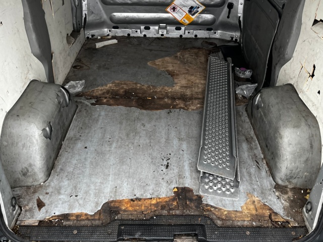 1142004-47 Opel Vivaro Van 2.9t 2.0 CDTI - 2011
