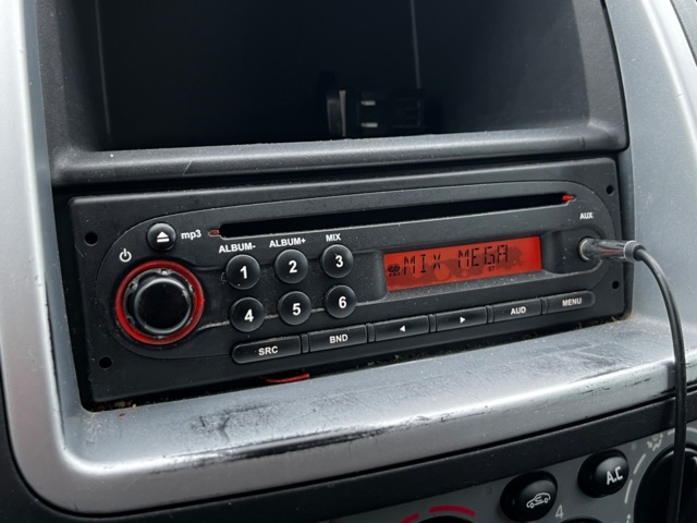 1142004-48 Opel Vivaro Van 2.9t 2.0 CDTI - 2011