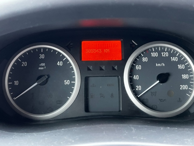 1142004-63 Opel Vivaro Van 2.9t 2.0 CDTI - 2011