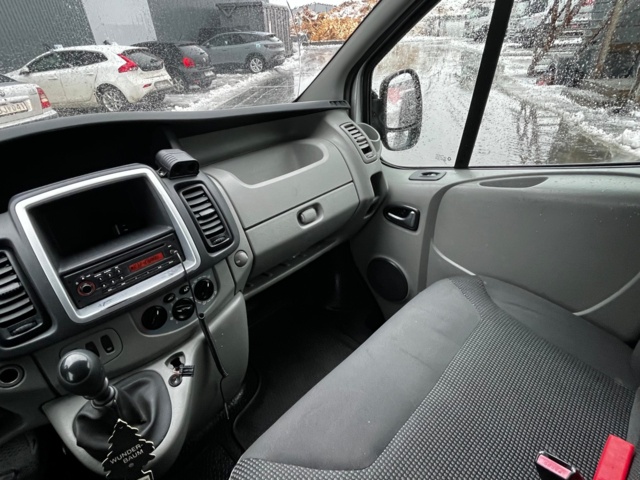 1142004-54 Opel Vivaro Van 2.9t 2.0 CDTI - 2011