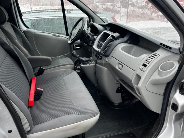 1142004-55 Opel Vivaro Van 2.9t 2.0 CDTI - 2011