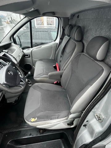 1142004-66 Opel Vivaro Van 2.9t 2.0 CDTI - 2011