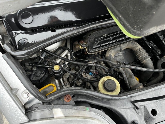 1142004-69 Opel Vivaro Van 2.9t 2.0 CDTI - 2011