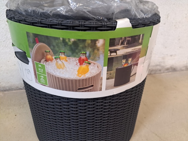 1050799-4 Keter Cool Stool