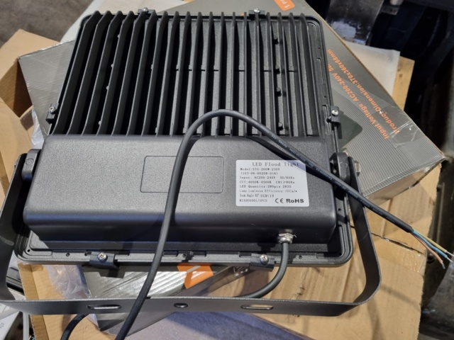 1142113-2 5 new floodlights, Philips LED 200W