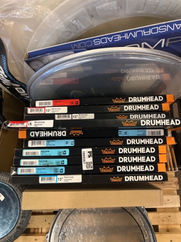 1069567-2 Drums and drum skin