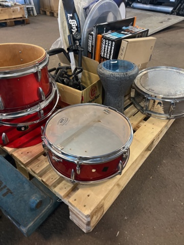 1069567-7 Drums and drum skin
