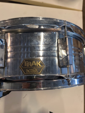 1069567-11 Drums and drum skin