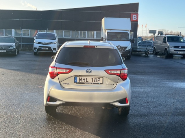 1051482-6 Toyota Yaris Hybrid e-CVT - 2019