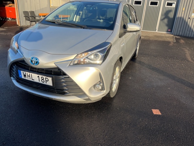 1051482-13 Toyota Yaris Hybrid e-CVT - 2019