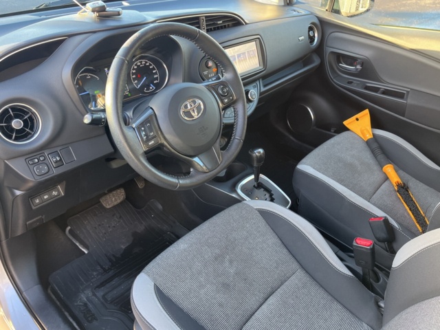 1051482-20 Toyota Yaris Hybrid e-CVT - 2019