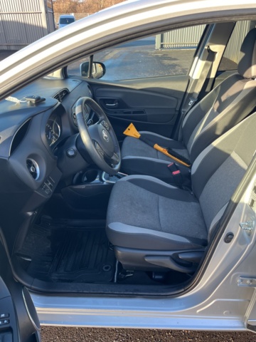 1051482-21 Toyota Yaris Hybrid e-CVT - 2019