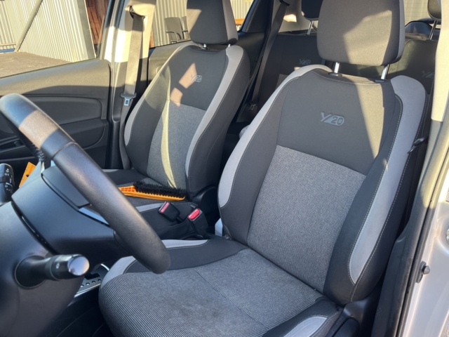 1051482-22 Toyota Yaris Hybrid e-CVT - 2019