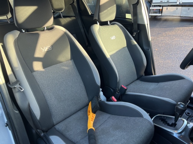 1051482-24 Toyota Yaris Hybrid e-CVT - 2019