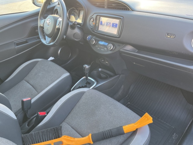 1051482-27 Toyota Yaris Hybrid e-CVT - 2019