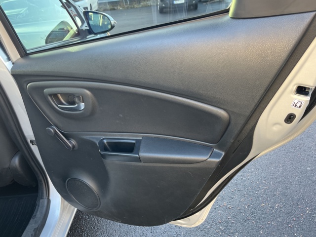 1051482-32 Toyota Yaris Hybrid e-CVT - 2019