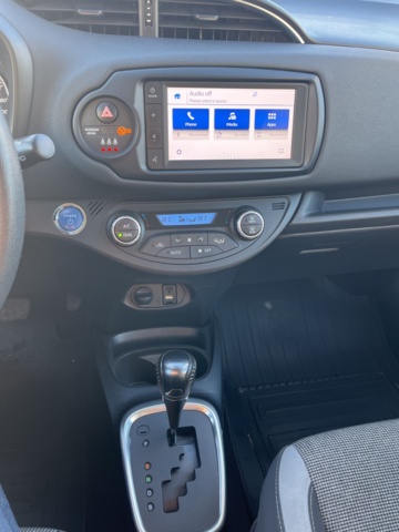 1051482-39 Toyota Yaris Hybrid e-CVT - 2019
