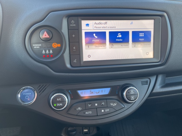 1051482-42 Toyota Yaris Hybrid e-CVT - 2019