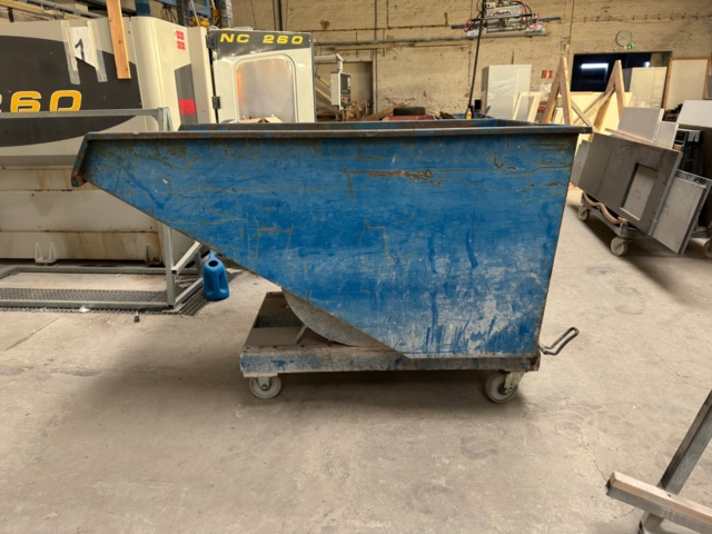 7163-028-1 Tipp container