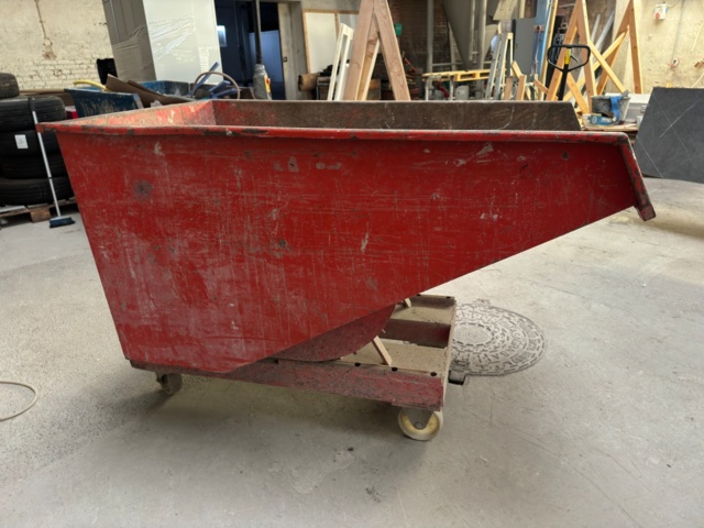 7163-031-1 Tipp container