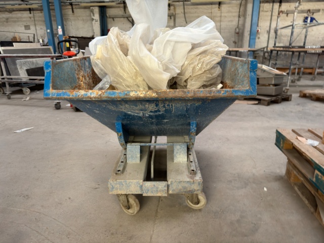 7163-032-5 Tipp container