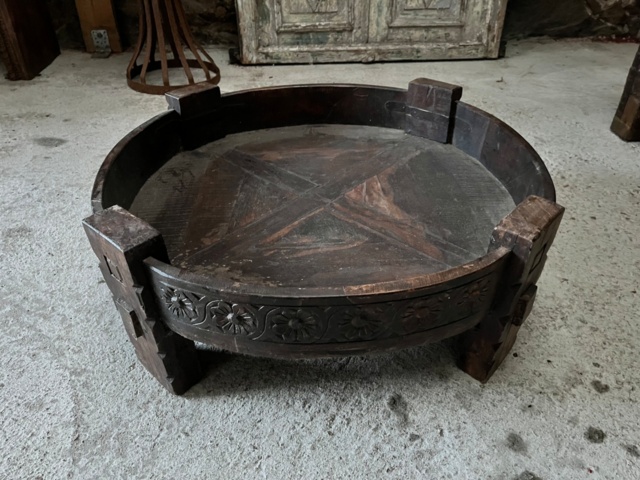 1142293-1 Antique "grinding table" from Rajasthan