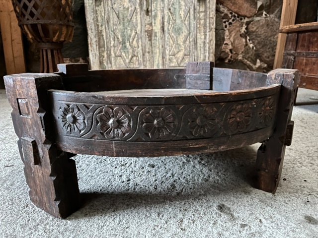 1142293-2 Antique "grinding table" from Rajasthan