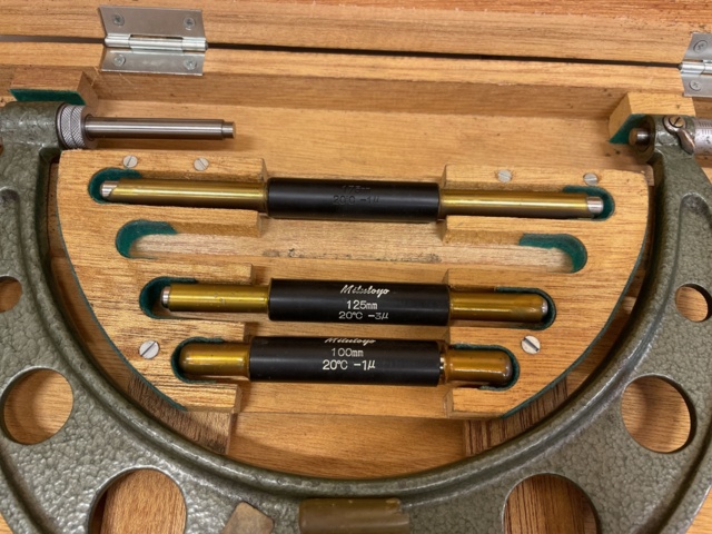 999088-4 5 micrometers