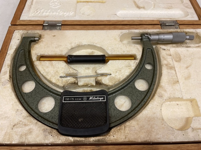 999088-8 5 micrometers