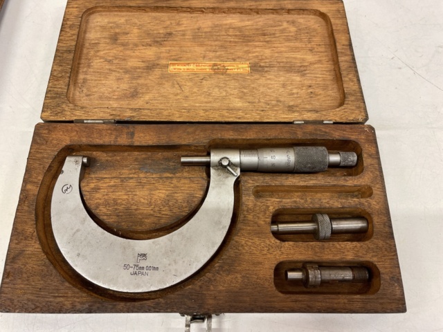 999088-17 5 micrometers