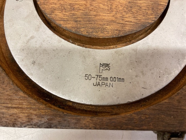 999088-18 5 micrometers