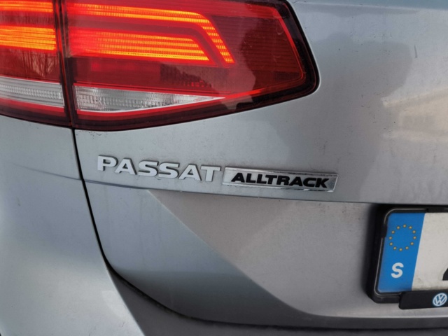 1128848-35 Volkswagen Passat Alltrack 2.0 TDI -2018