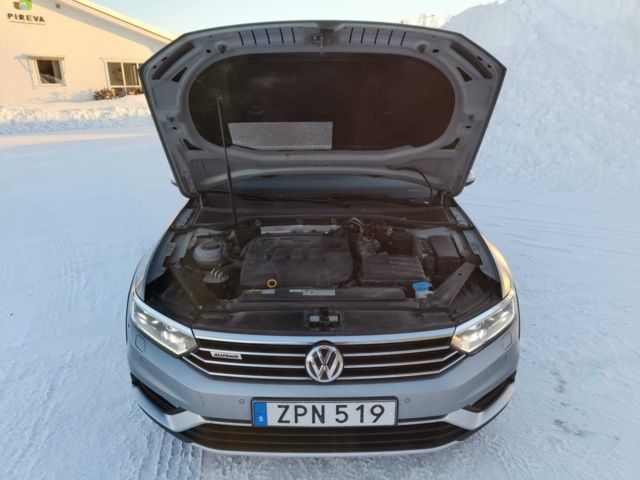 1128848-51 Volkswagen Passat Alltrack 2.0 TDI -2018