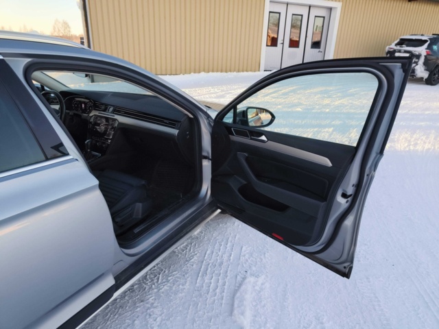 1128848-79 Volkswagen Passat Alltrack 2.0 TDI -2018