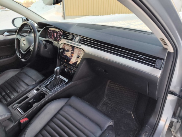 1128848-82 Volkswagen Passat Alltrack 2.0 TDI -2018