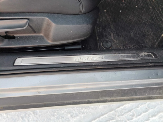 1128848-84 Volkswagen Passat Alltrack 2.0 TDI -2018
