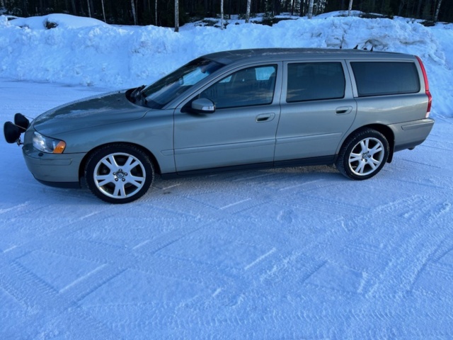 1143162-2 Volvo V70 D5 - 2007
