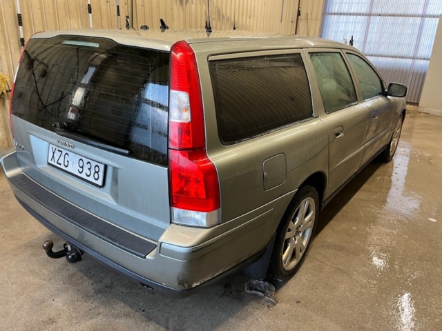 1143162-8 Volvo V70 D5 - 2007