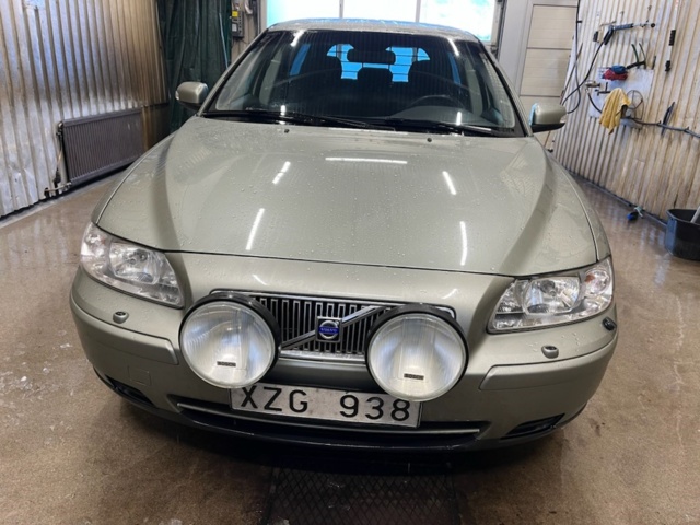 1143162-10 Volvo V70 D5 - 2007