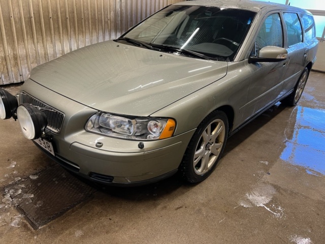1143162-5 Volvo V70 D5 - 2007