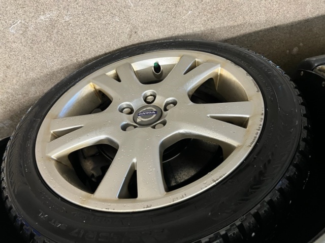 1143162-27 Volvo V70 D5 - 2007